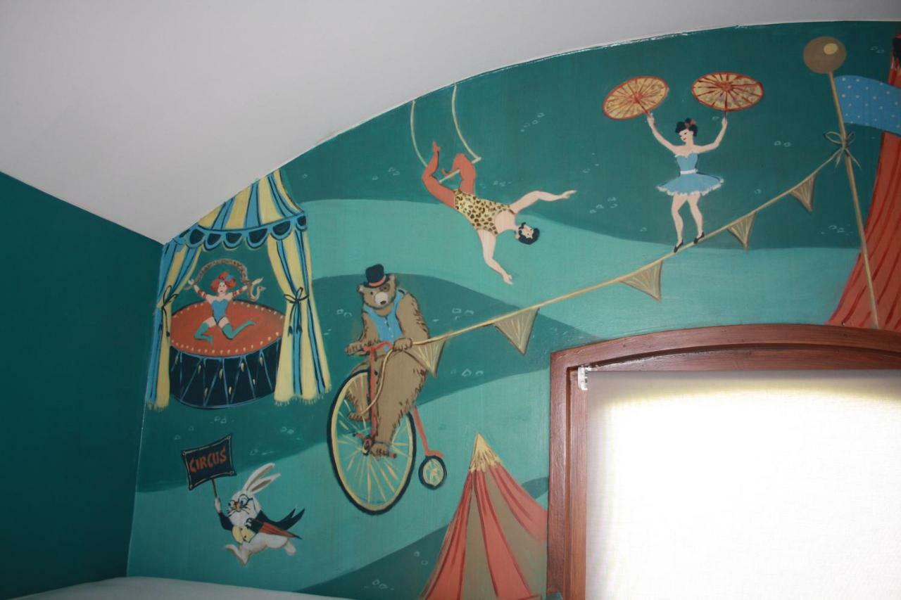 Camping La Roulotte Circus Des Grillots *